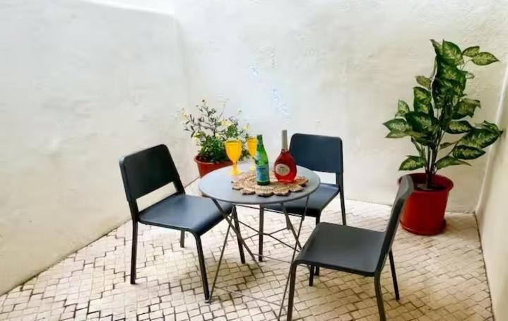 Charming Santos W/ Patio Appartement Lissabon